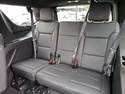 Used 2021 Chevrolet Tahoe Z71 w/ Z71 Signature Package image 12