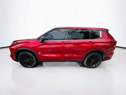 Used 2023 Mitsubishi Outlander SE Black Edition AWD/4WD image 2