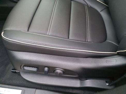 Certified 2023 GMC Acadia Denali w/ Denali Ultimate Package image 27