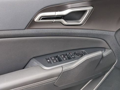 New 2026 Kia Sportage EX FWD image 11