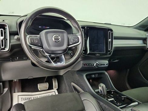 Used 2019 Volvo XC40 T5 R-Design AWD/4WD image 14