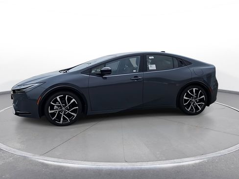 New 2026 Toyota Prius Plug-In Hybrid FWD image 4