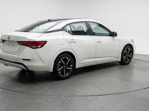 Used 2025 Nissan Sentra SV image 7
