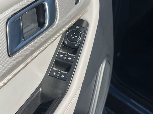 New 2026 Ford Explorer Active w/ Active Comfort Package RWD image 13