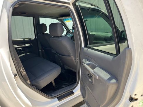 Used 2001 Ford Explorer Sport Trac 2WD image 14