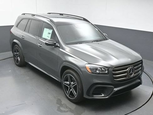 Used 2026 Mercedes-Benz GLS 450 4MATIC image 44