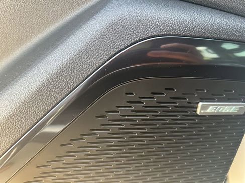 Used 2025 GMC Acadia AT4 w/ Super Cruise Package image 9