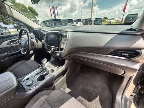 Used 2021 Chevrolet Traverse LT FWD image 28