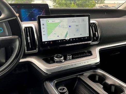 Certified 2025 Ford Expedition Max Platinum AWD/4WD image 4