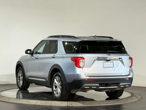 Used 2022 Ford Explorer XLT w/ Equipment Group 202A image 7