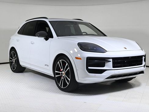 Certified 2025 Porsche Cayenne GTS image 9