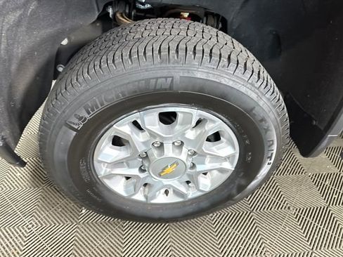 Used 2022 Chevrolet Silverado 3500 LT w/ Convenience Package image 10