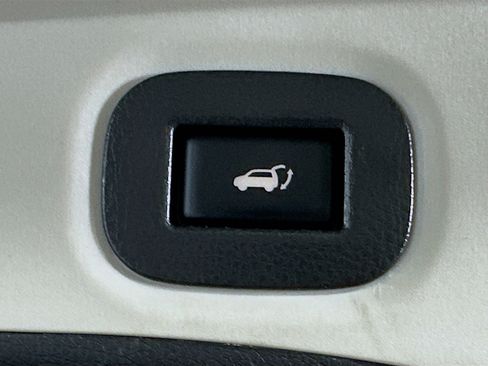 Used 2020 Nissan Rogue SL FWD image 29