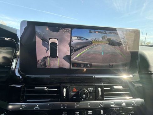 New 2026 Nissan Pathfinder SL AWD/4WD image 17
