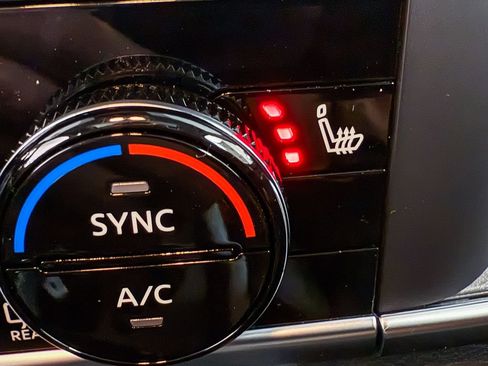 Certified 2026 Nissan Rogue SV AWD/4WD image 19