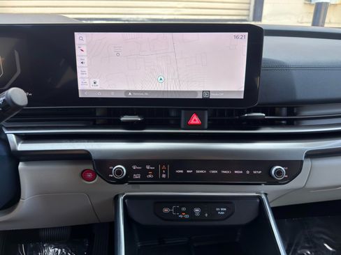 Used 2025 Kia Carnival SX Prestige FWD image 25