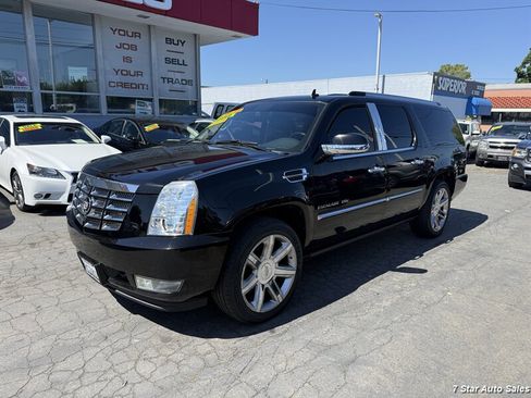 Used 2011 Cadillac Escalade ESV Premium AWD/4WD image 3