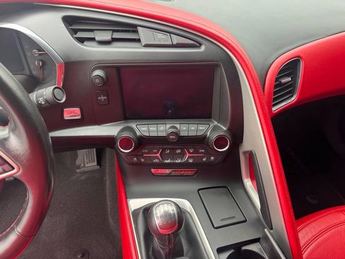 Used 2016 Chevrolet Corvette Z06 w/ 3LZ Preferred Equipment Group image 9