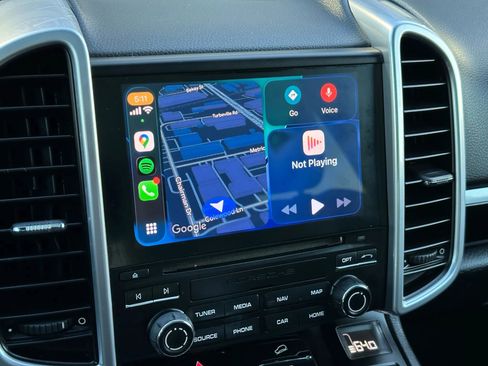 Used 2017 Porsche Cayenne Platinum Edition image 37