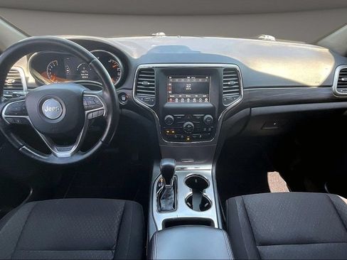 Used 2021 Jeep Grand Cherokee Laredo AWD/4WD image 8