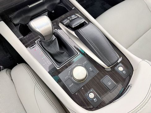 Used 2014 Lexus LS 460 w/ Comfort Package RWD image 68