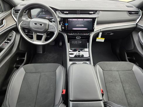New 2026 Jeep Grand Cherokee Altitude AWD/4WD image 9