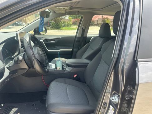 Used 2025 Toyota RAV4 XLE w/ Convenience Package FWD image 6