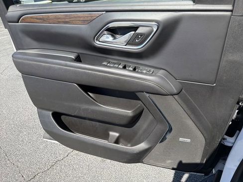 Used 2023 Chevrolet Suburban Premier AWD/4WD image 15