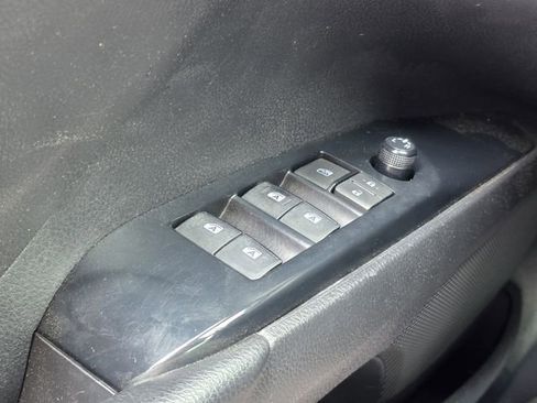 Used 2020 Toyota Camry LE w/ Convenience Package image 12