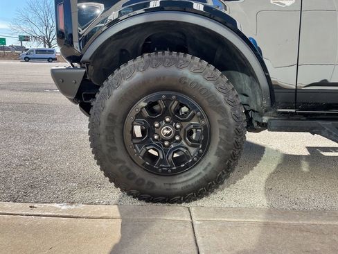 Used 2022 Ford Bronco Wildtrak image 16