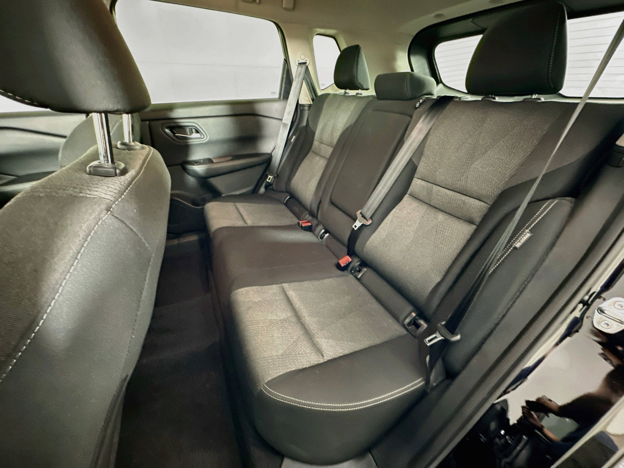 Used 2025 Nissan Rogue SV FWD image 26