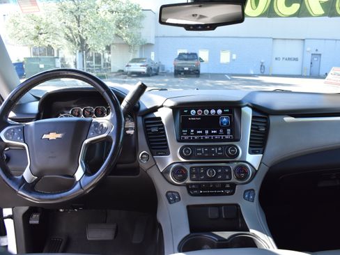 Used 2019 Chevrolet Suburban LT image 35