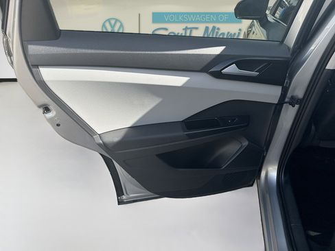 Used 2022 Volkswagen Taos SE image 25