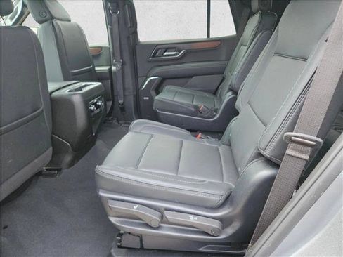 Used 2025 GMC Yukon Denali AWD/4WD image 7