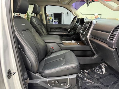 Used 2019 Ford Expedition Platinum AWD/4WD image 19