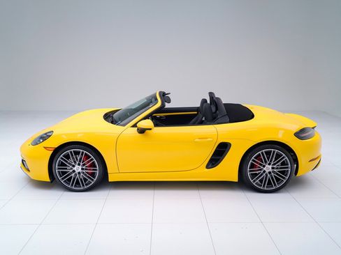 Used 2025 Porsche 718 Boxster S image 2