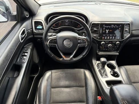 Used 2019 Jeep Grand Cherokee Altitude image 24