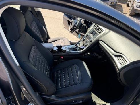 Used 2016 Ford Fusion SE FWD image 36