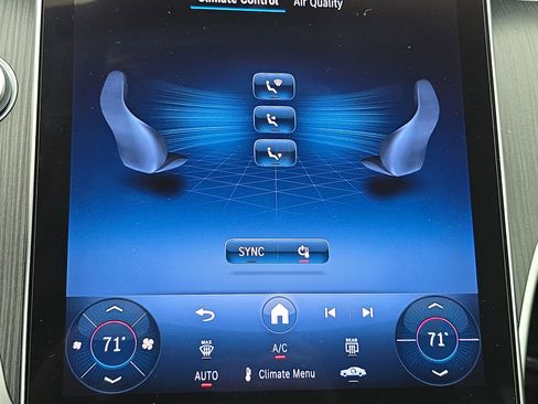 Used 2025 Mercedes-Benz C 300 Sedan image 23