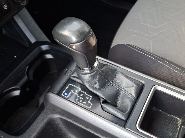 Used 2022 Toyota Tacoma TRD Sport w/ Technology Package AWD/4WD image 13