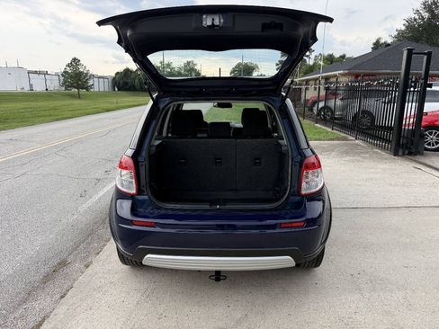 Used 2011 Suzuki SX4 AWD Hatchback image 9