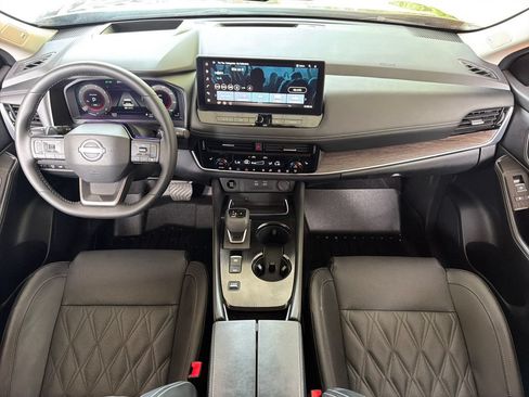 Used 2025 Nissan Rogue Platinum w/ Platinum Premium Package FWD image 23