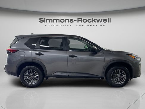 Used 2024 Nissan Rogue S AWD/4WD image 6