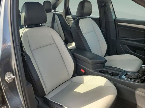 Used 2020 Volkswagen Jetta R-Line FWD image 19