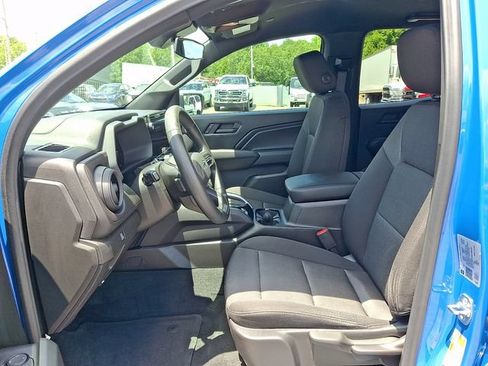 Used 2025 Chevrolet Colorado Trail Boss AWD/4WD image 10
