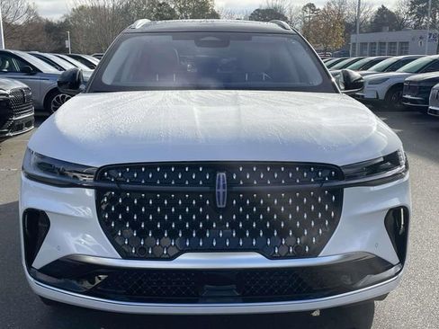 New 2026 Lincoln Nautilus Reserve image 2