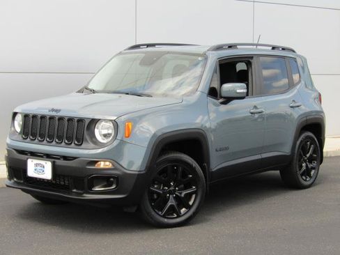 Used 2017 Jeep Renegade Altitude AWD/4WD image 25