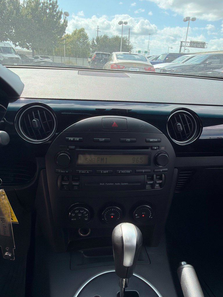 Used 2007 MAZDA MX-5 Miata Touring RWD image 12