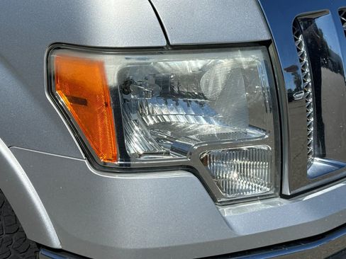 Used 2012 Ford F150 Lariat w/ Lariat Chrome Pkg AWD/4WD image 6