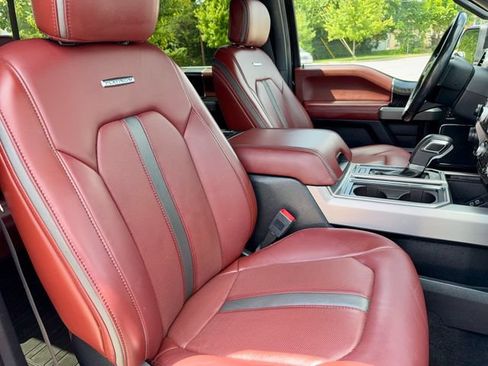 Used 2019 Ford F150 Platinum w/ Equipment Group 701A Luxury AWD/4WD image 9